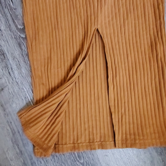 SHEIN Front Slit Ribbed Pencil Skirt - Picture 2 of 4
